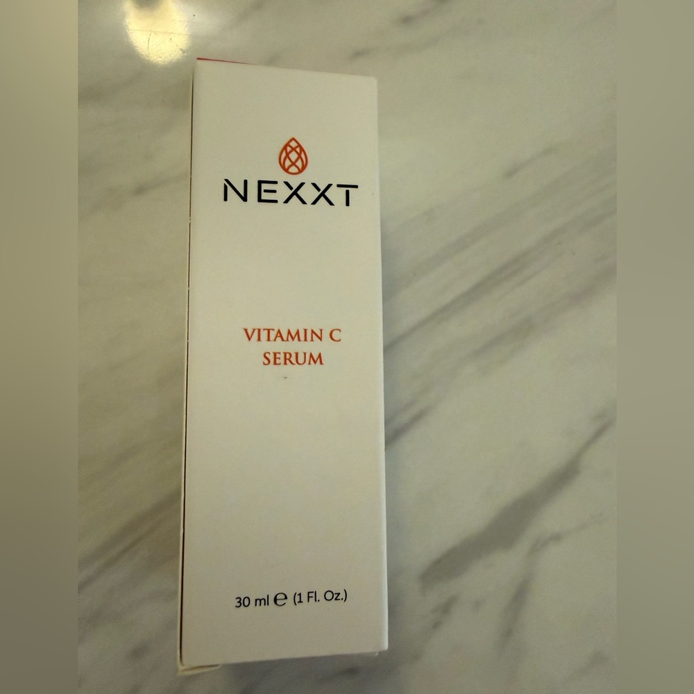 BUNDLE Nexxt Vitamin C Serum, Lip Plumper&Mask, Revive Eye Cream & Retinol Serum - Picture 3 of 10